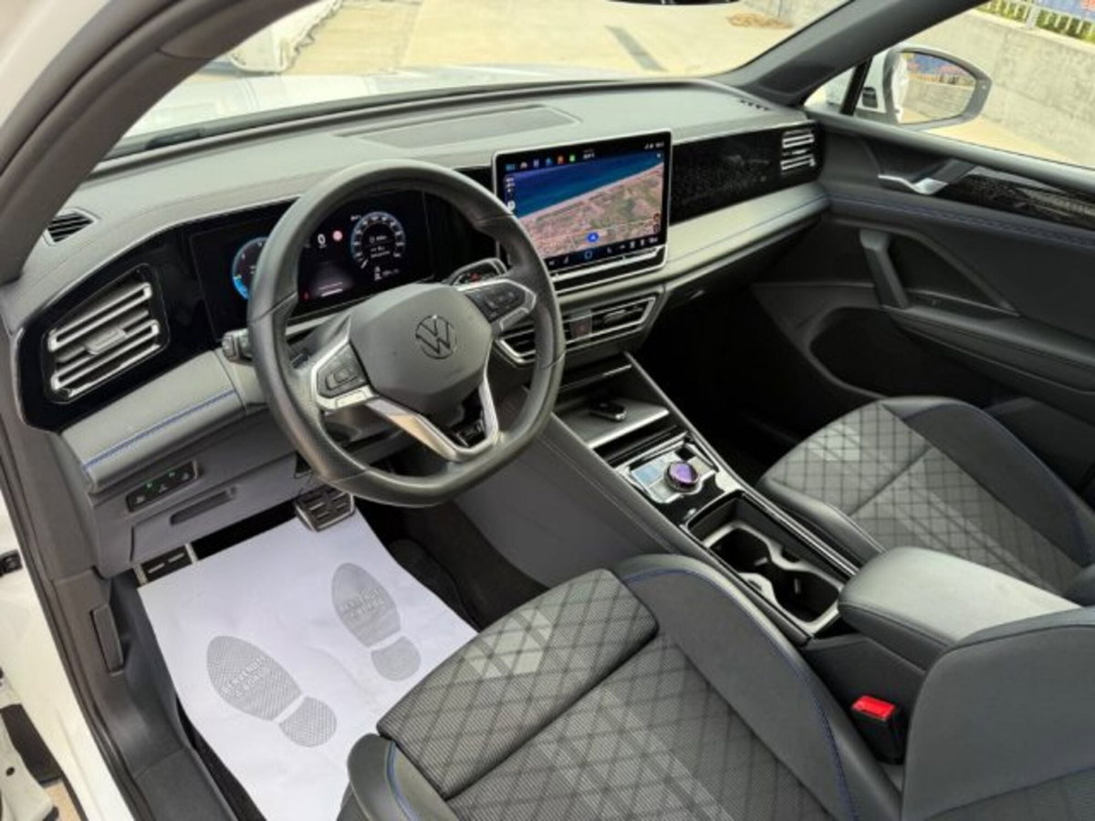 Volkswagen Tiguan Allspace 2.0 tdi R-Line 150cv dsg (16)