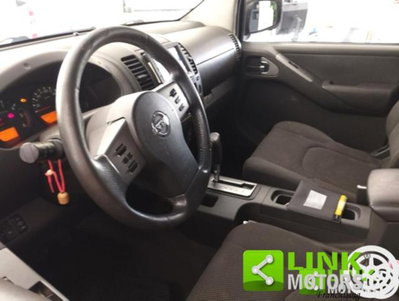 Nissan Navara 2.5 dCi 4 porte Double Cab LE (13)