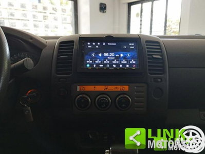 Nissan Navara 2.5 dCi 4 porte Double Cab LE (17)