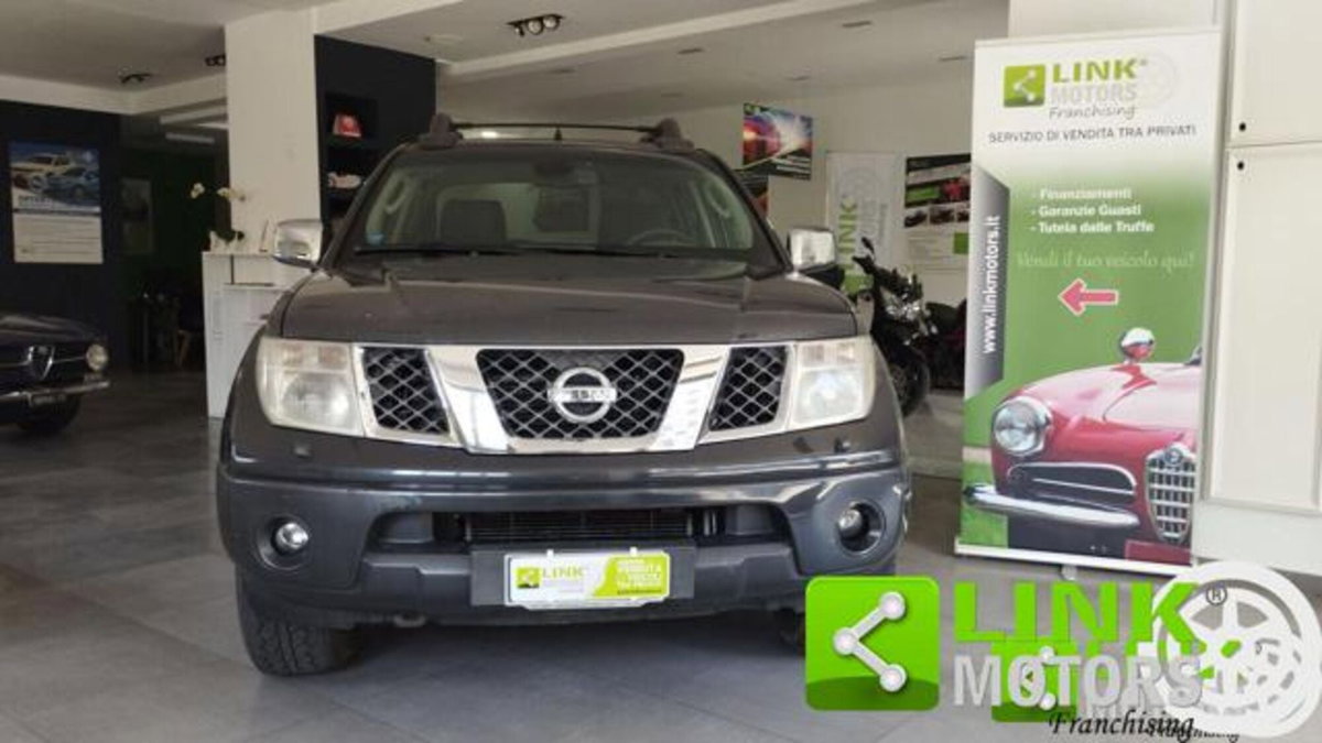 Nissan Navara 2.5 dCi 4 porte Double Cab LE (2)