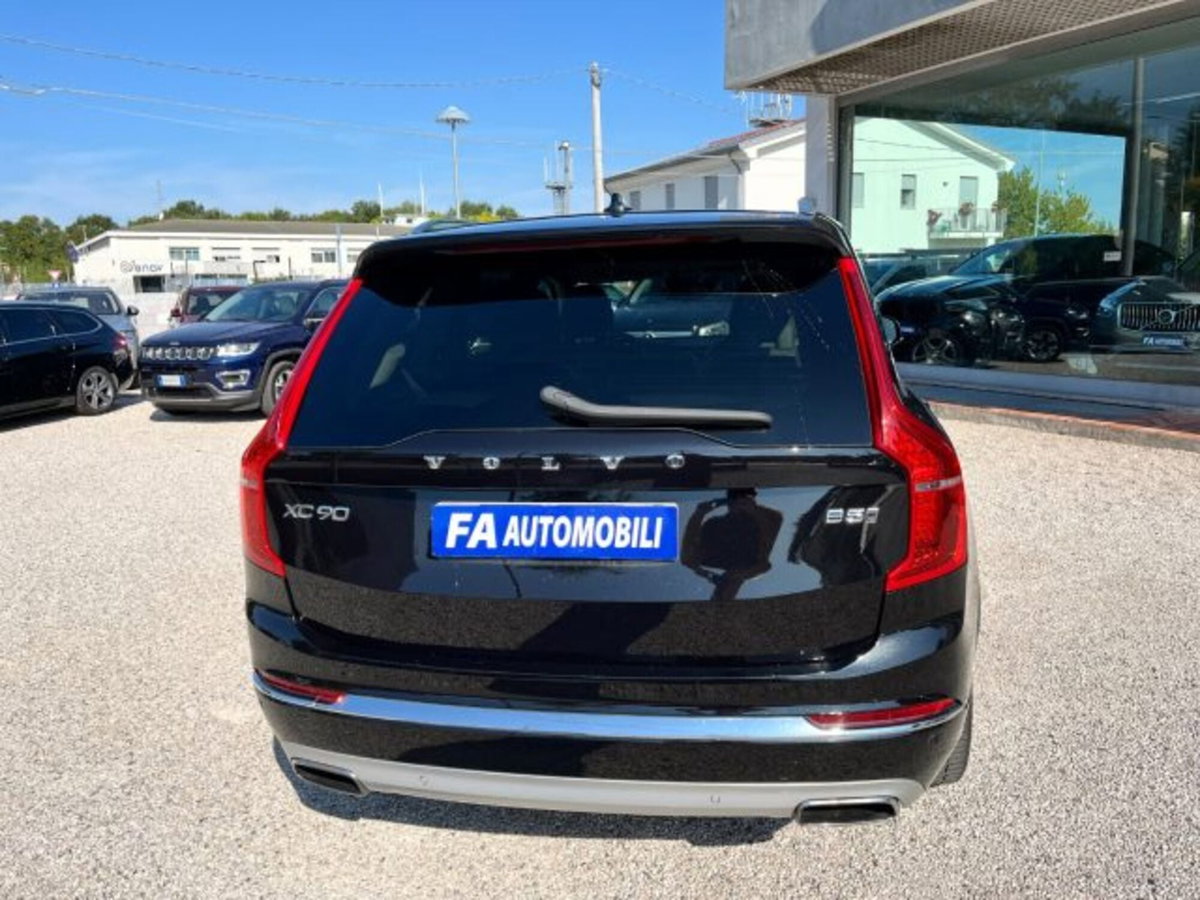 Volvo XC90 B5 (d) AWD Geartronic 7 posti Inscription (15)