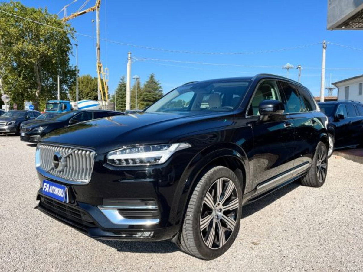 Volvo XC90 B5 (d) AWD Geartronic 7 posti Inscription (2)