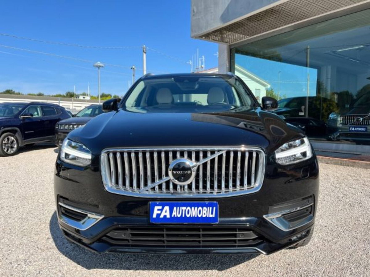 Volvo XC90 B5 (d) AWD Geartronic 7 posti Inscription (3)