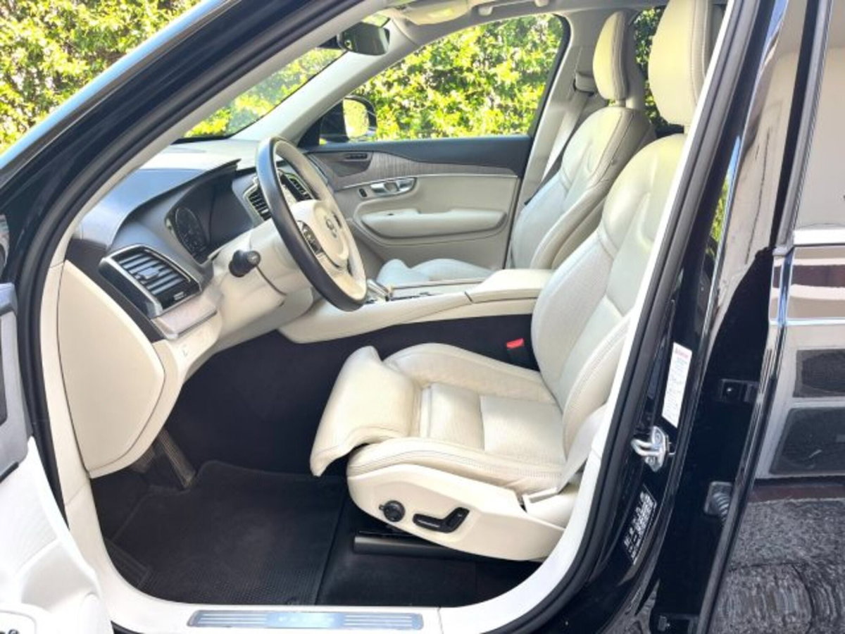 Volvo XC90 B5 (d) AWD Geartronic 7 posti Inscription (5)