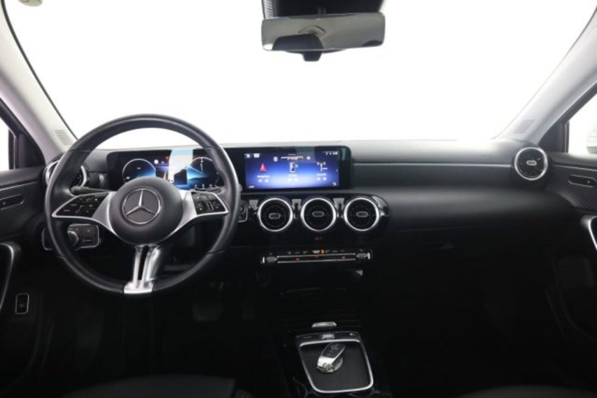 Mercedes-Benz Classe A Sedan 200 d Progressive Advanced Plus auto (4)