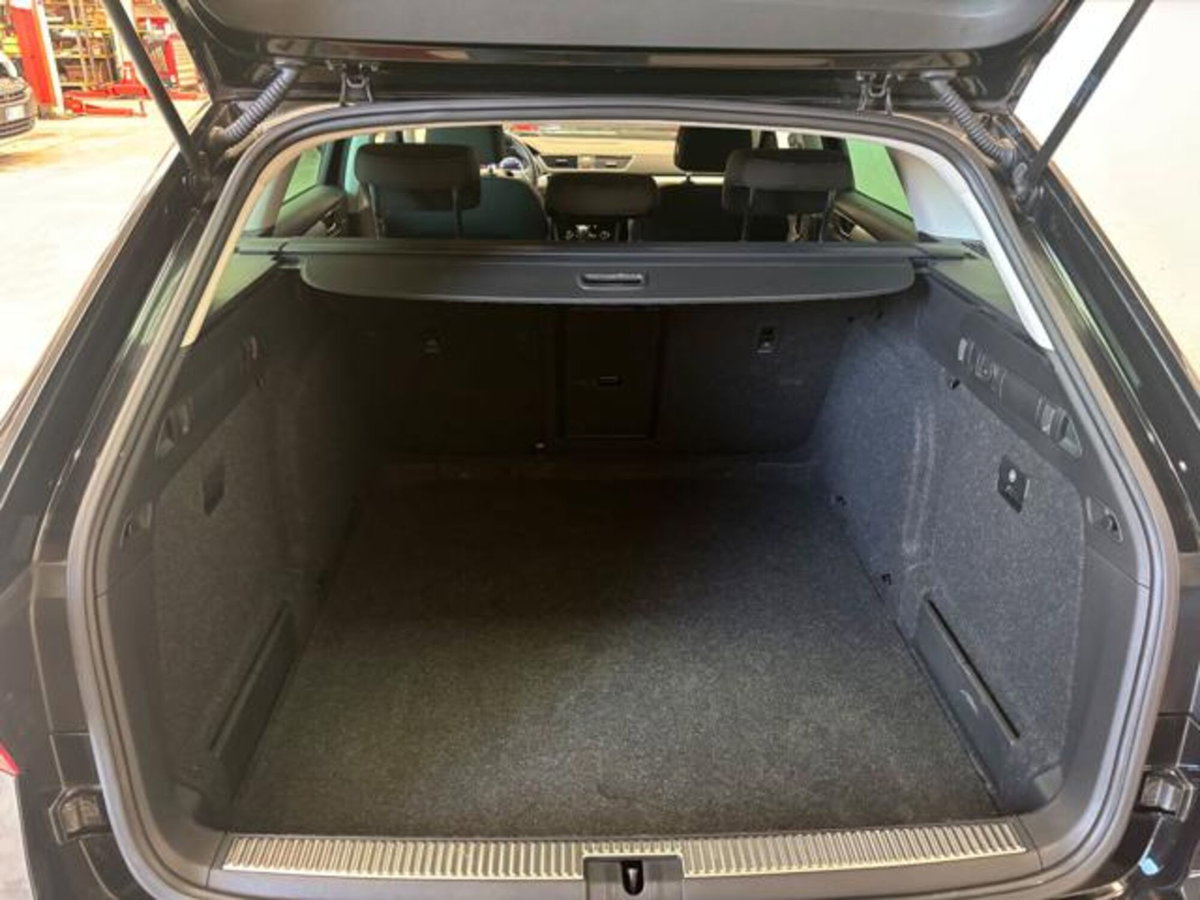 Skoda Superb Station Wagon 2.0 TDI EVO 150 CV SCR DSG Wagon Executive (13)
