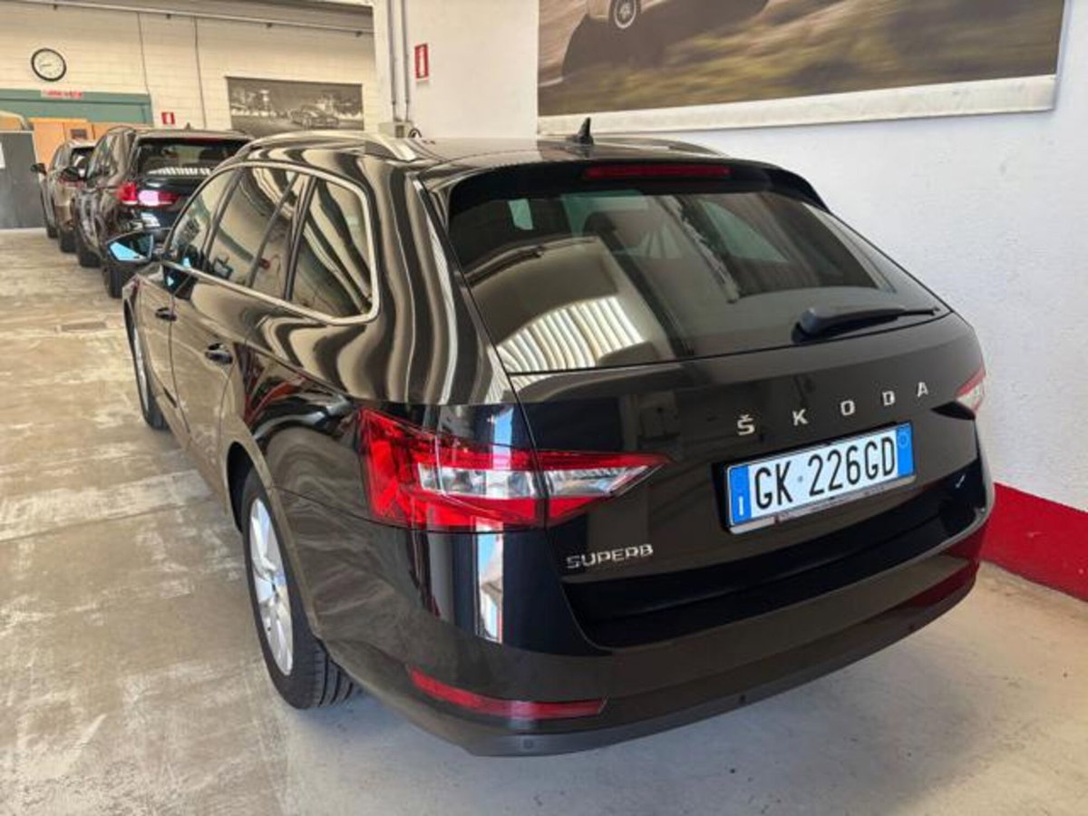 Skoda Superb Station Wagon 2.0 TDI EVO 150 CV SCR DSG Wagon Executive (4)