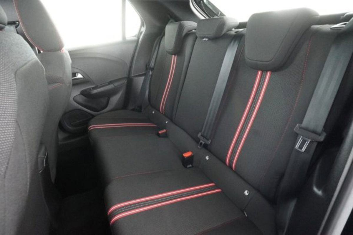 Opel Corsa 1.2 130 CV aut. GS Line (3)