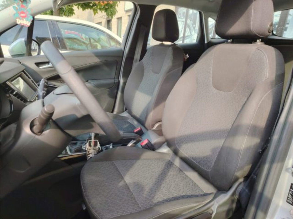 Opel Crossland X 1.2 12V 120 Anniversary (11)