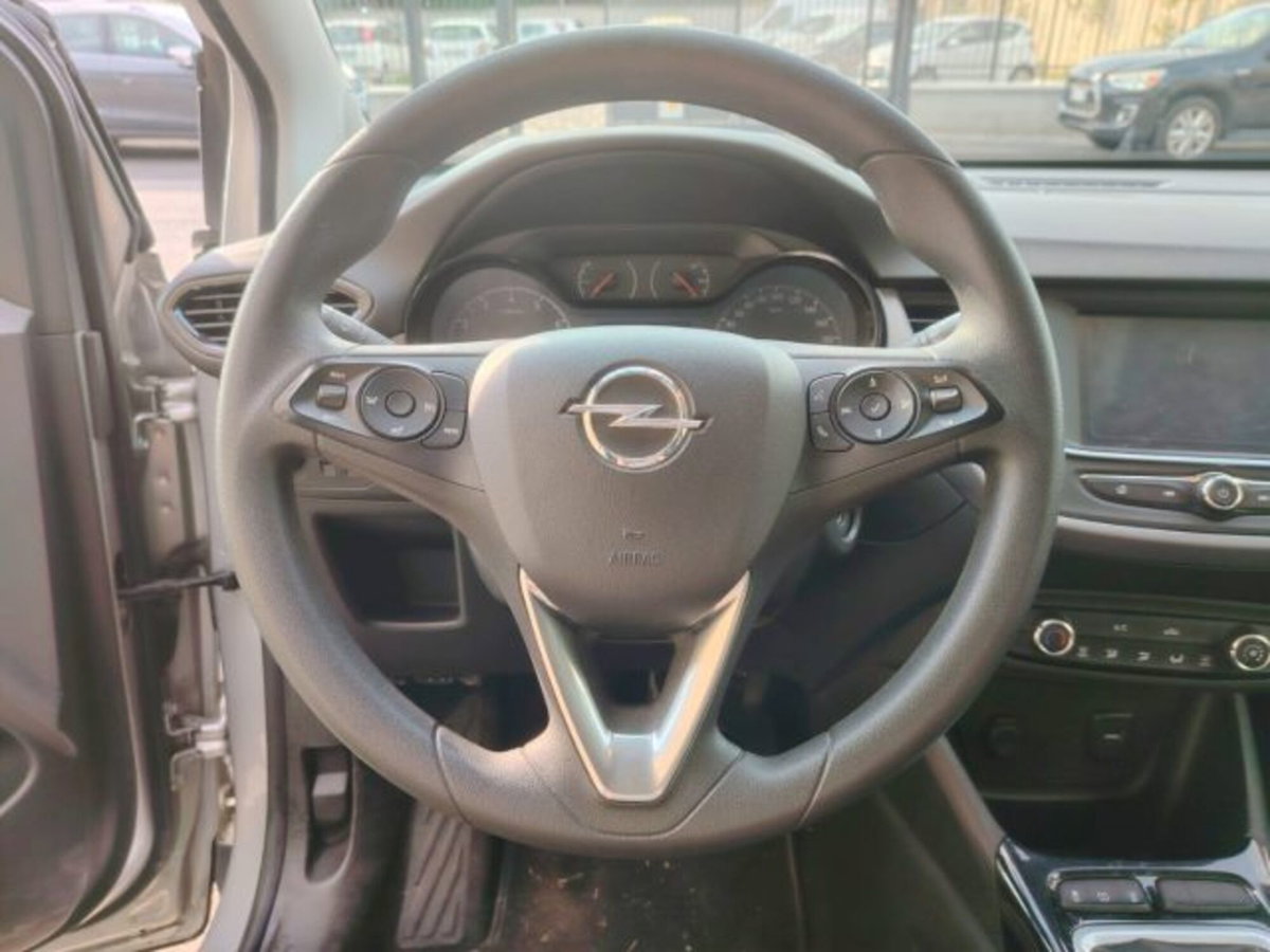 Opel Crossland X 1.2 12V 120 Anniversary (13)