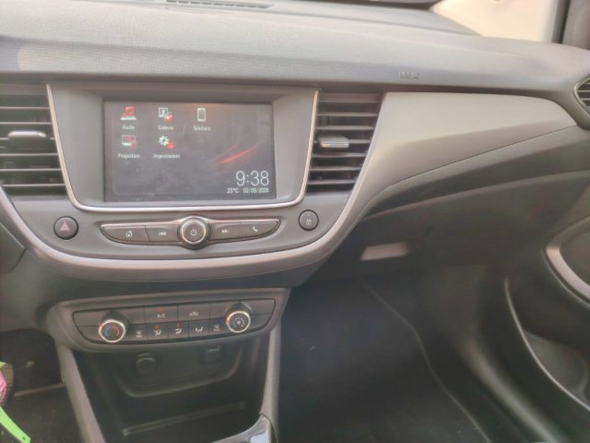 Opel Crossland X 1.2 12V 120 Anniversary (14)