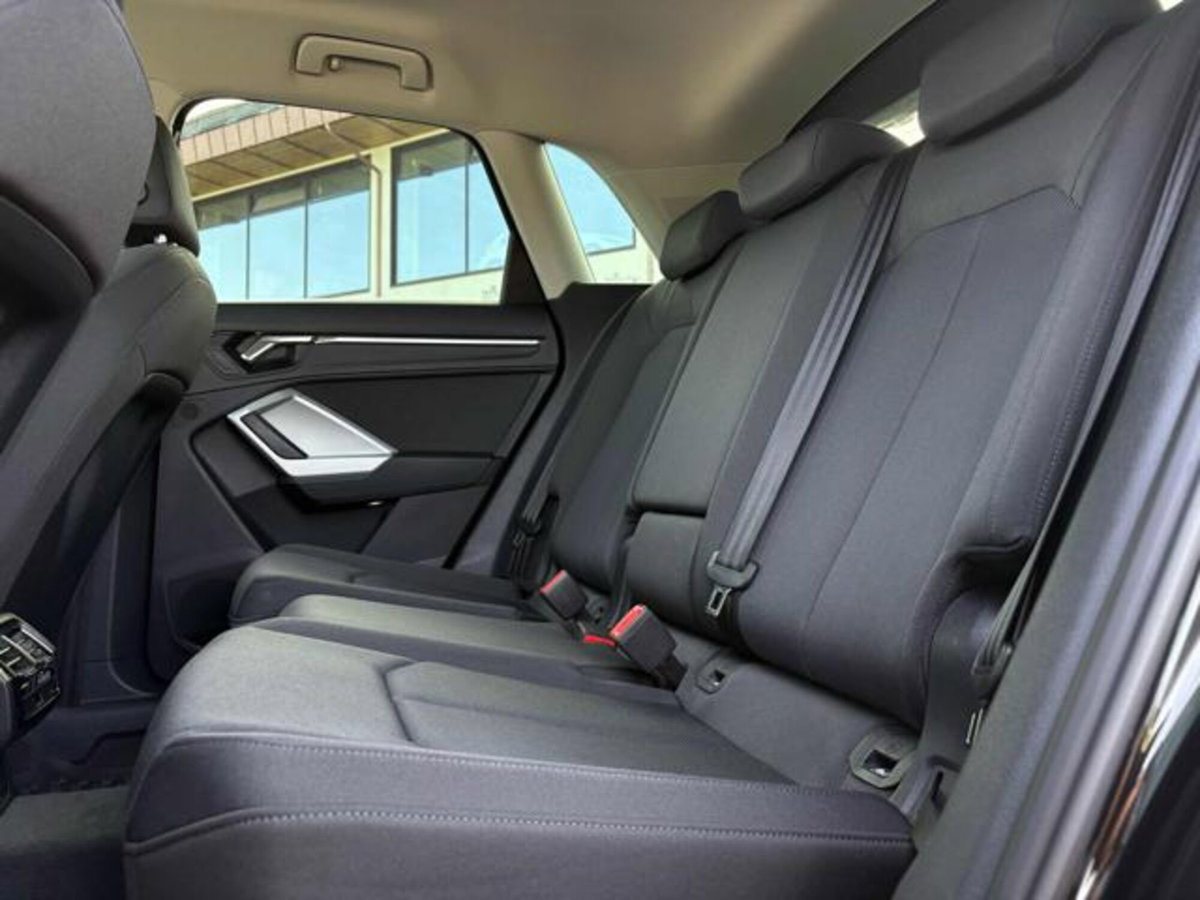 Audi Q3 35 TDI quattro S tronic Business Advanced (20)