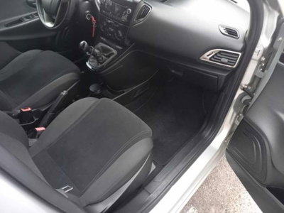 Lancia Ypsilon 0.9 TwinAir 85 CV 5 porte S&S Silver (10)