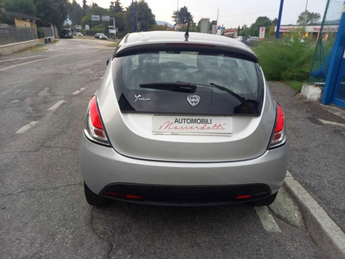 Lancia Ypsilon 0.9 TwinAir 85 CV 5 porte S&S Silver (5)