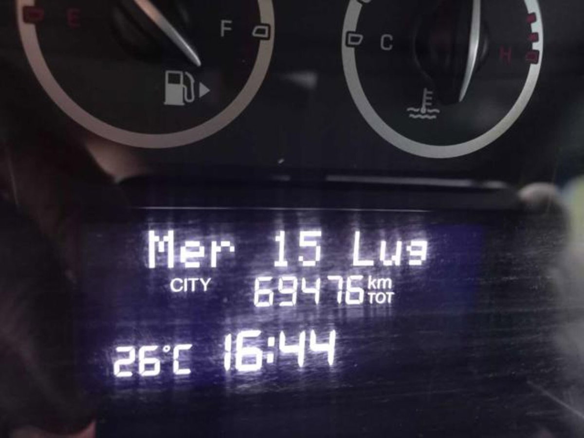 Lancia Ypsilon 0.9 TwinAir 85 CV 5 porte S&S Silver (8)