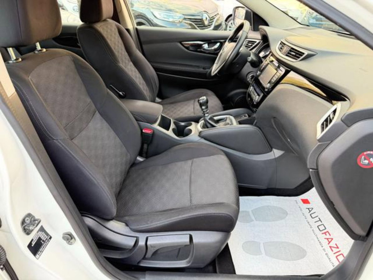Nissan Qashqai 1.5 dCi Acenta Premium (10)