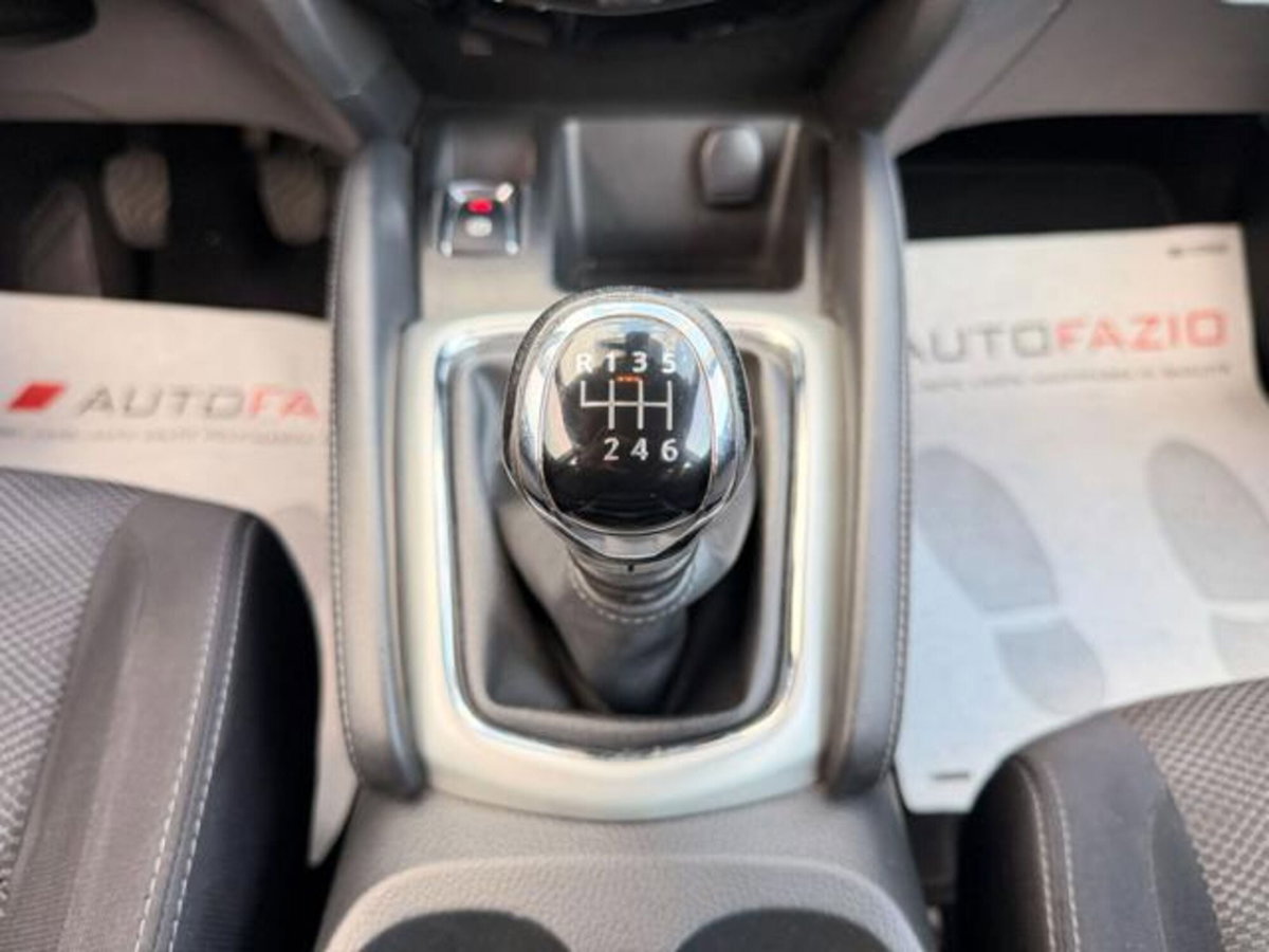 Nissan Qashqai 1.5 dCi Acenta Premium (16)