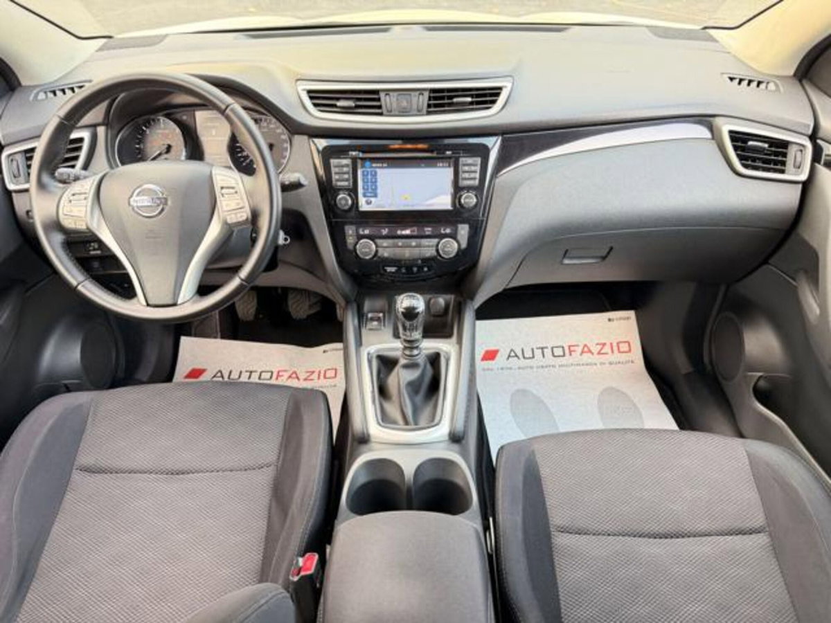 Nissan Qashqai 1.5 dCi Acenta Premium (2)