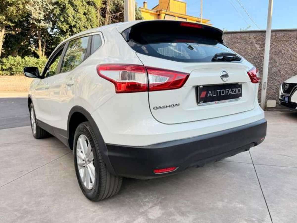 Nissan Qashqai 1.5 dCi Acenta Premium (3)
