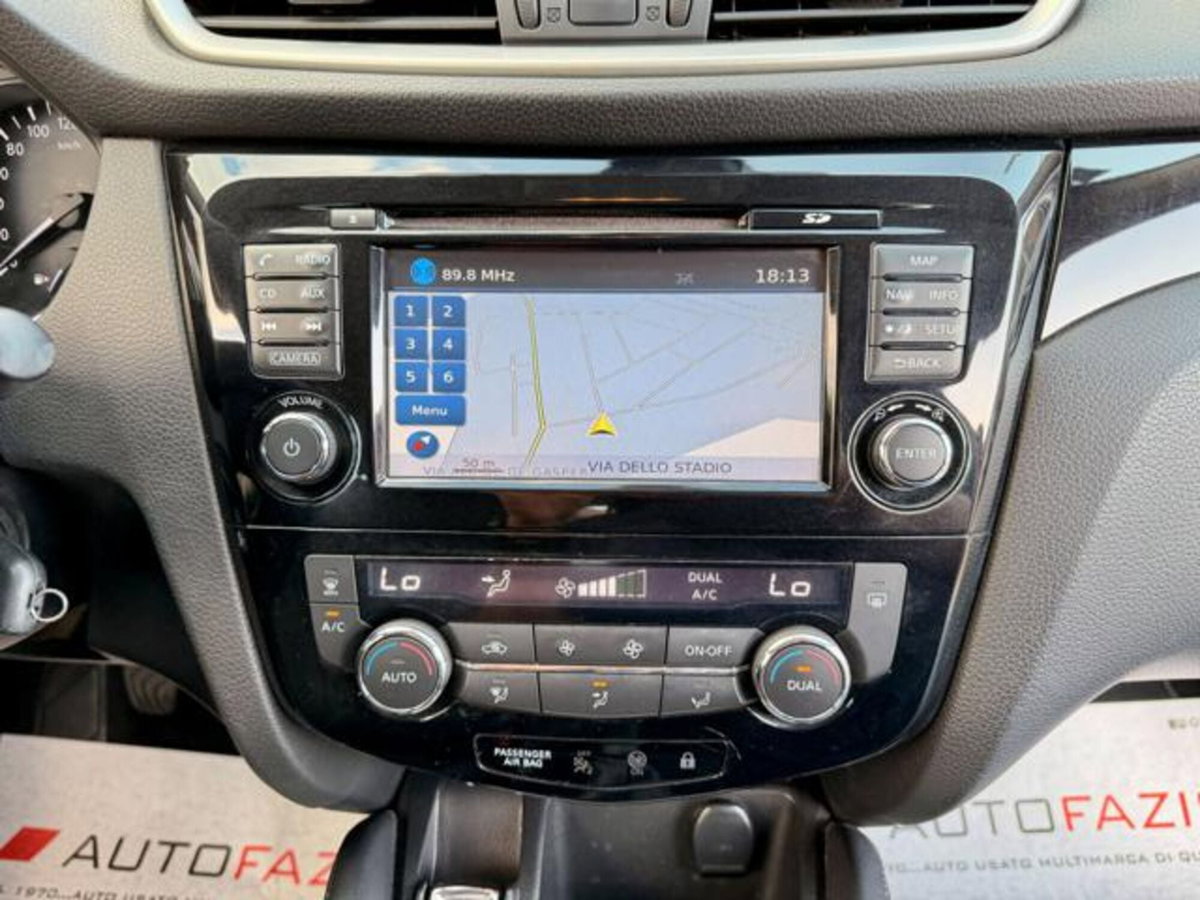 Nissan Qashqai 1.5 dCi Acenta Premium (4)