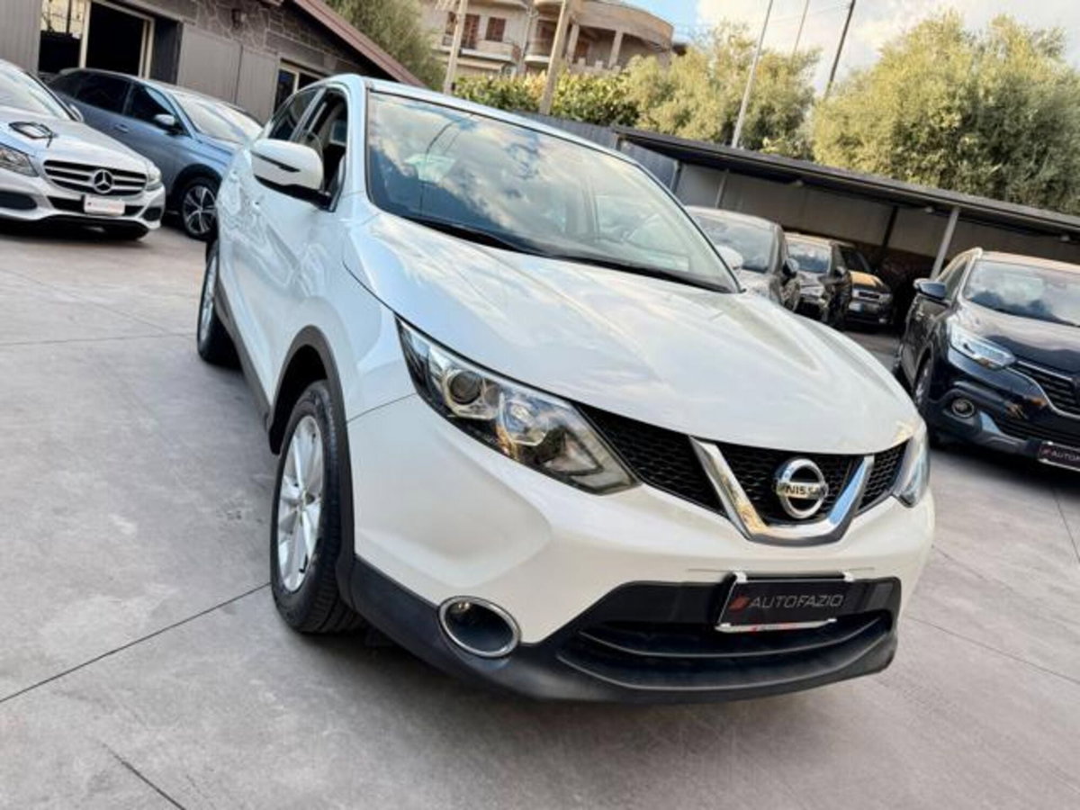 Nissan Qashqai 1.5 dCi Acenta Premium (6)