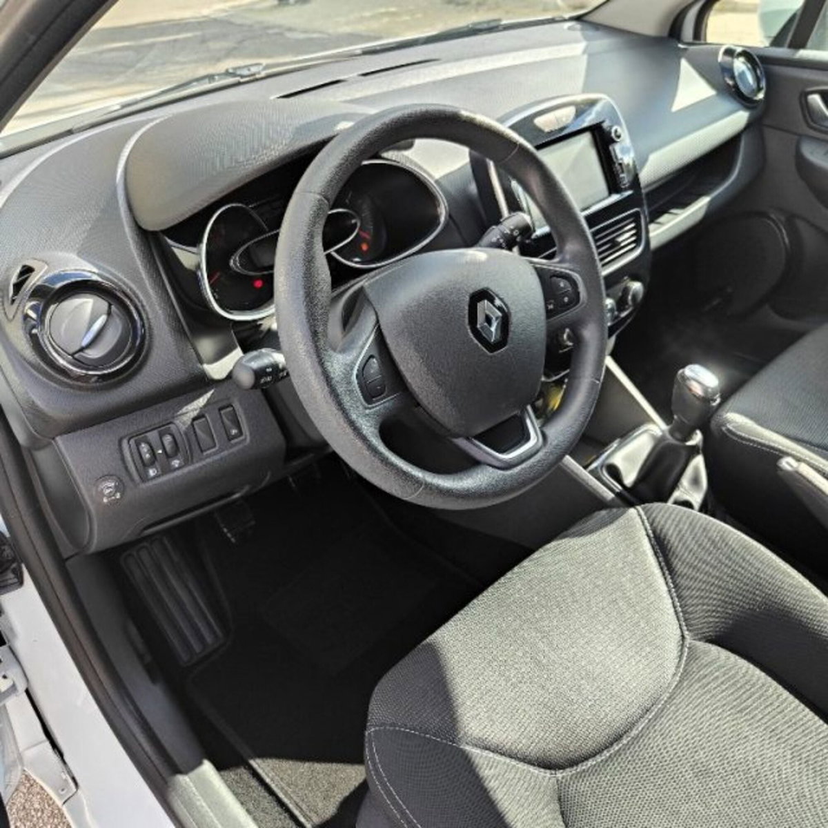 Renault Clio TCe 12V 90 CV GPL 5 porte Business (4)