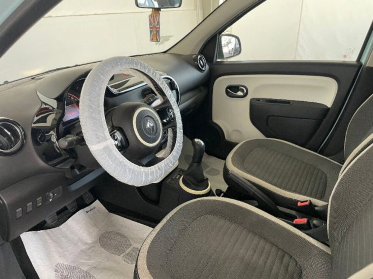 Renault Twingo 1.0 SCe Live (18)
