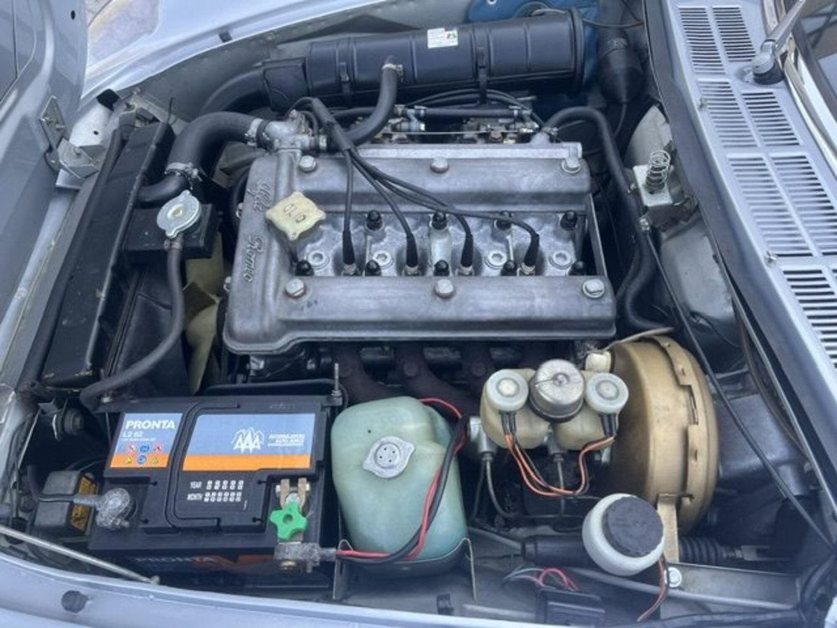 Alfa Romeo Spider 2.0 Veloce (20)