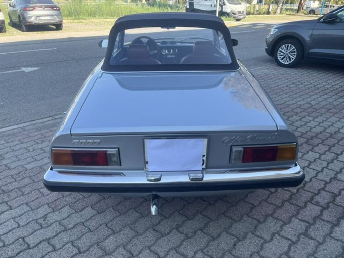 Alfa Romeo Spider 2.0 Veloce (7)