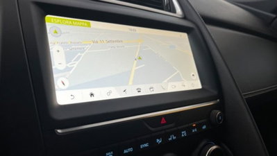 Jaguar E-Pace 2.0D 150 CV AWD aut. R-Dynamic (10)