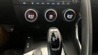 Jaguar E-Pace 2.0D 150 CV AWD aut. R-Dynamic (9)