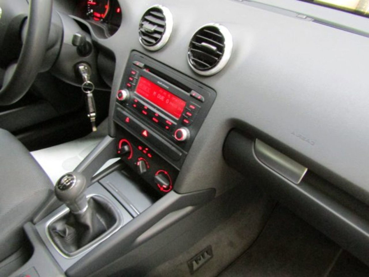 Audi A3 Sportback 1.6 TDI 90 CV CR F.AP Ambiente (17)