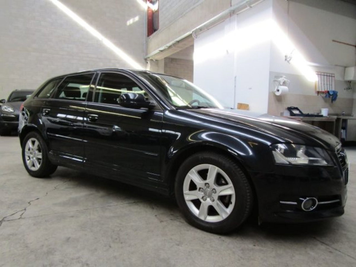 Audi A3 Sportback 1.6 TDI 90 CV CR F.AP Ambiente (3)