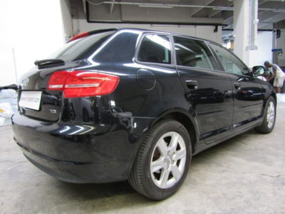 Audi A3 Sportback 1.6 TDI 90 CV CR F.AP Ambiente (5)