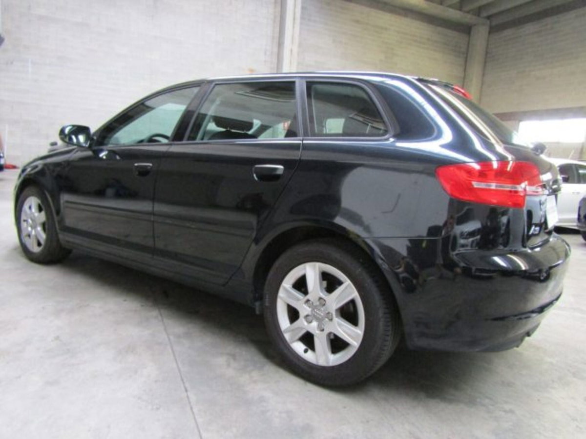 Audi A3 Sportback 1.6 TDI 90 CV CR F.AP Ambiente (7)