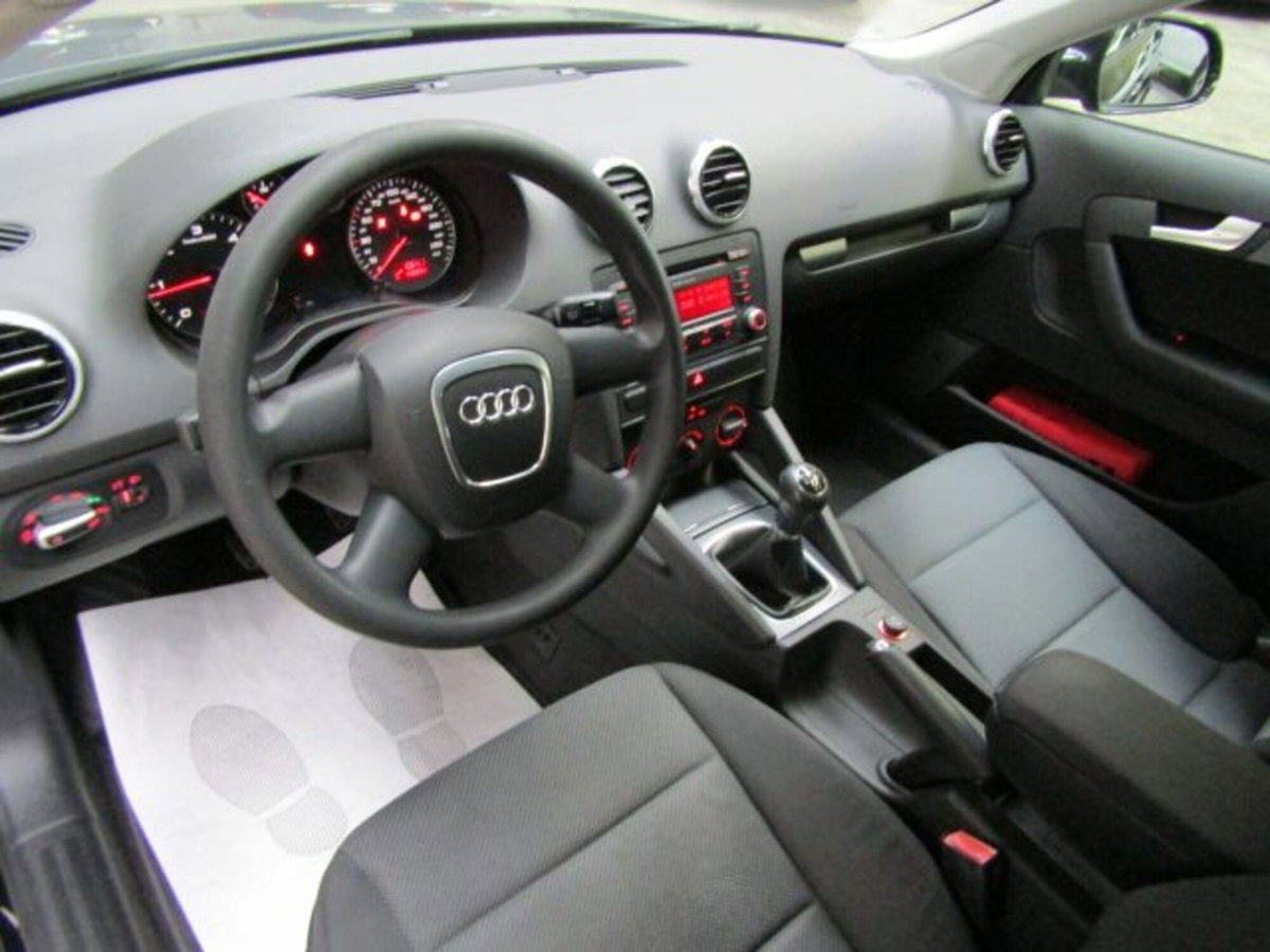 Audi A3 Sportback 1.6 TDI 90 CV CR F.AP Ambiente (8)