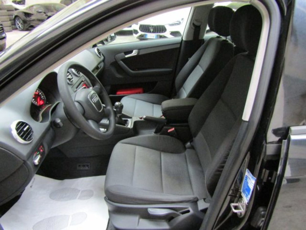Audi A3 Sportback 1.6 TDI 90 CV CR F.AP Ambiente (9)