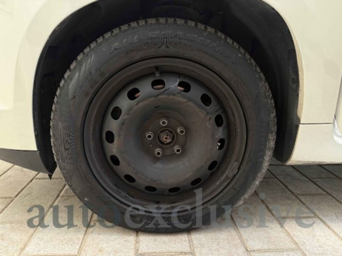 Fiat 500L 1.6 Multijet 120 CV Lounge (9)