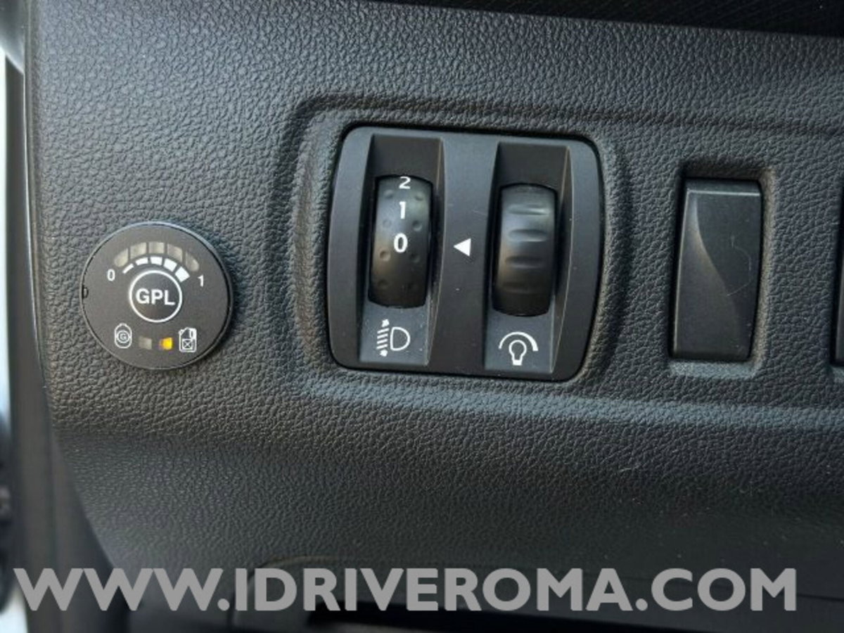 Renault Clio TCe 12V 90 CV GPL 5 porte Van Energy (15)