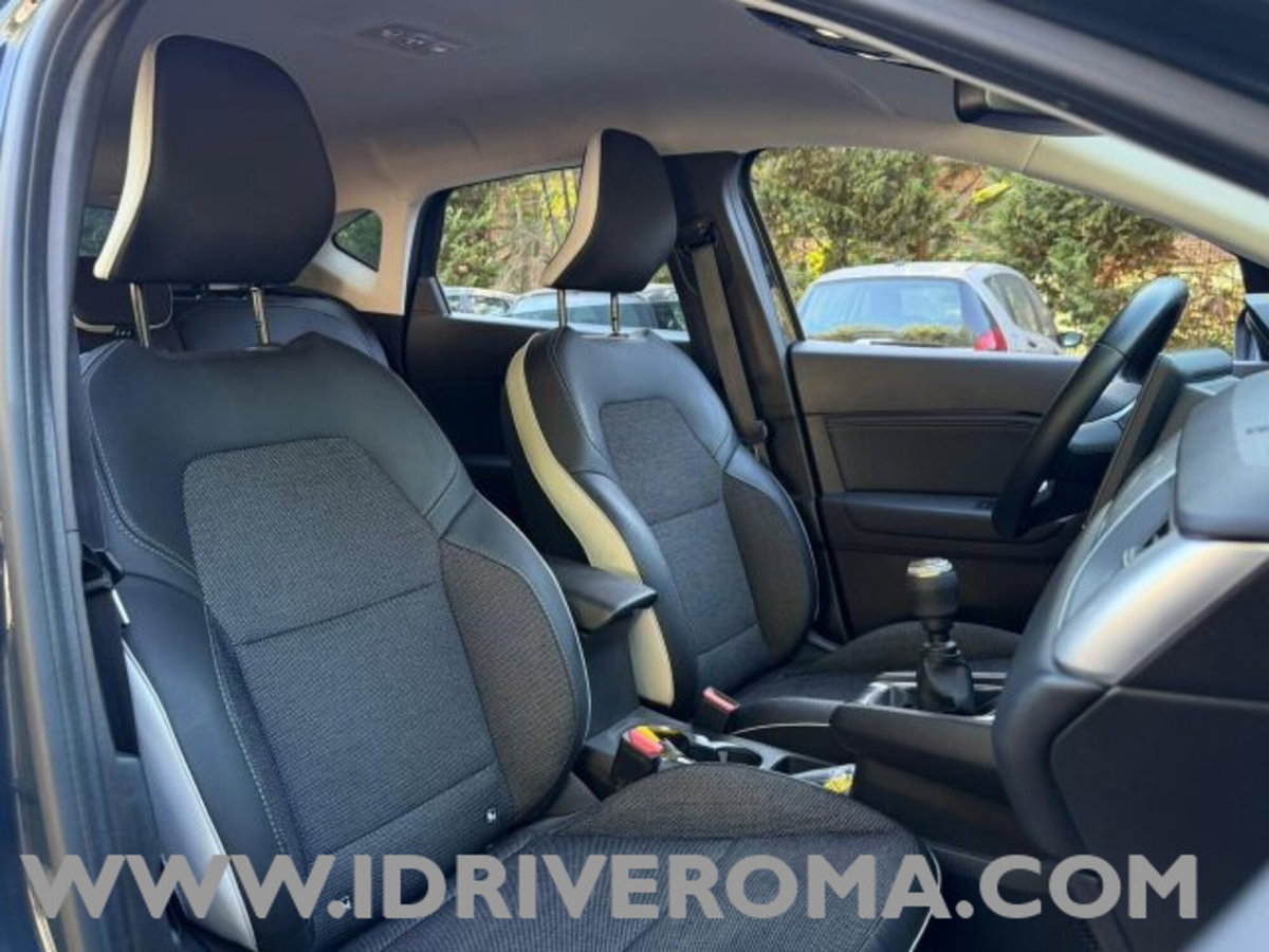 Renault Captur TCe 100 CV GPL Techno (8)