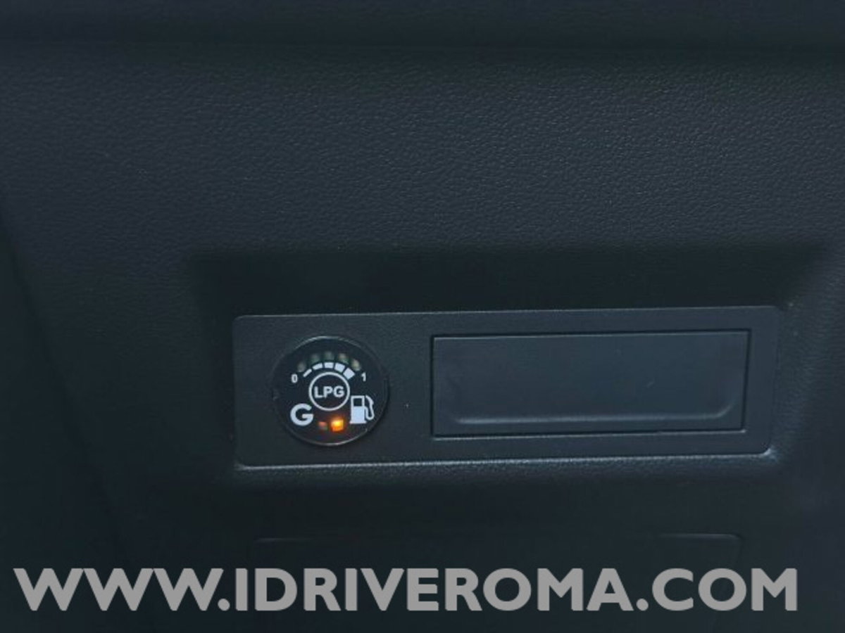 Renault Captur TCe 100 CV GPL Techno (15)