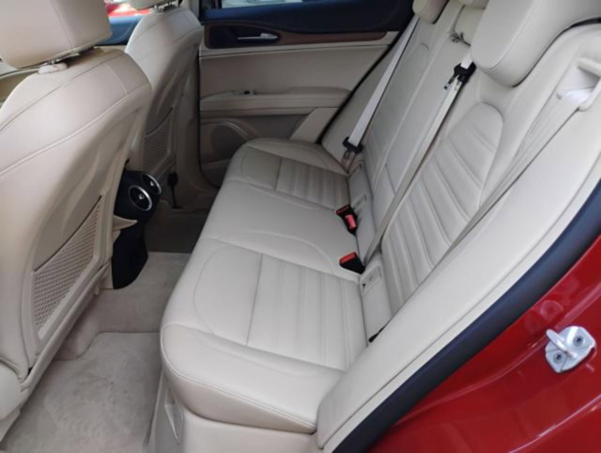 Alfa Romeo Stelvio Stelvio 2.2 Turbodiesel 210 CV AT8 Q4 Executive (13)