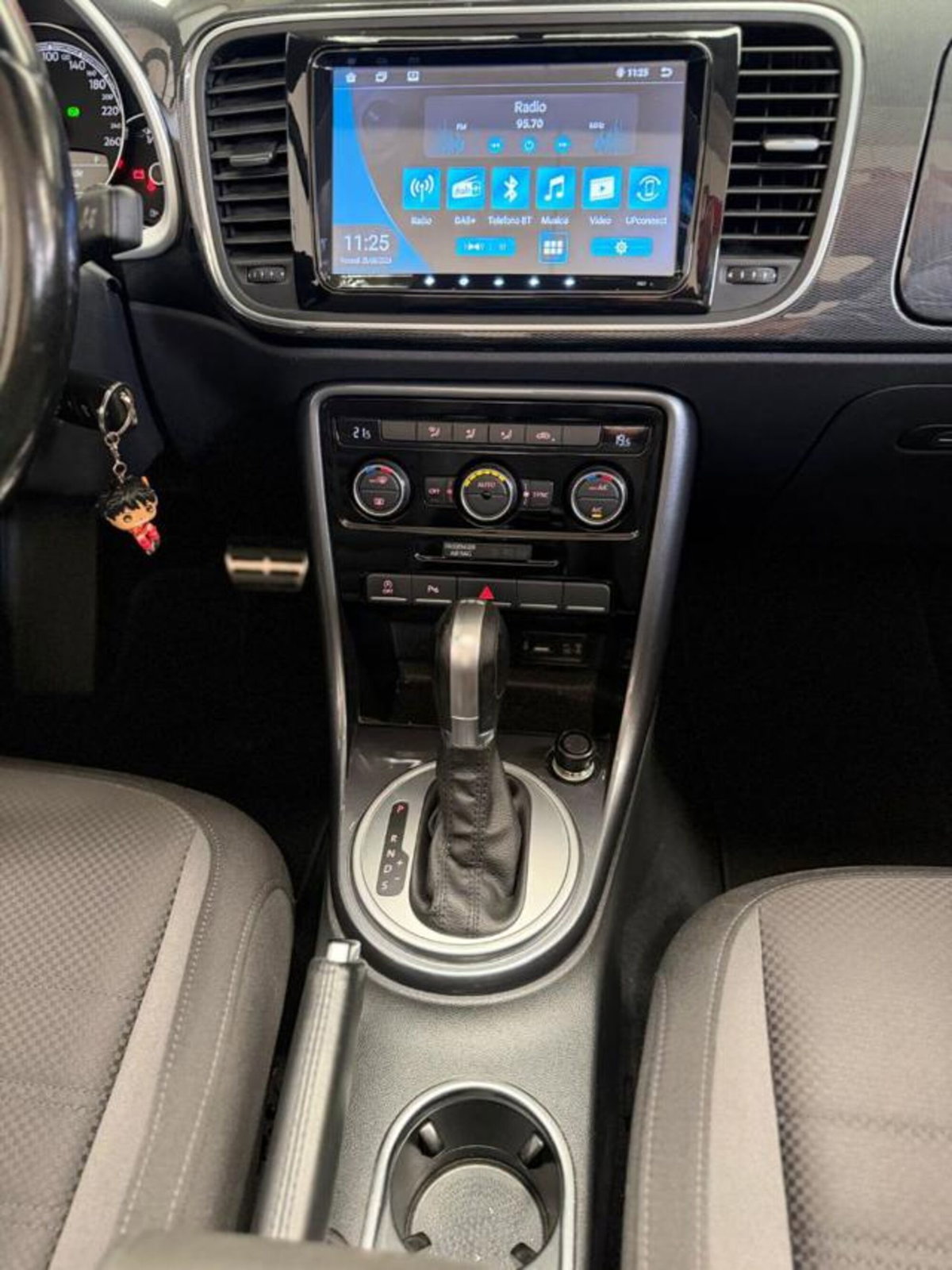 Volkswagen Maggiolino Cabrio 1.4 TSI Sport BlueMotion Technology (17)