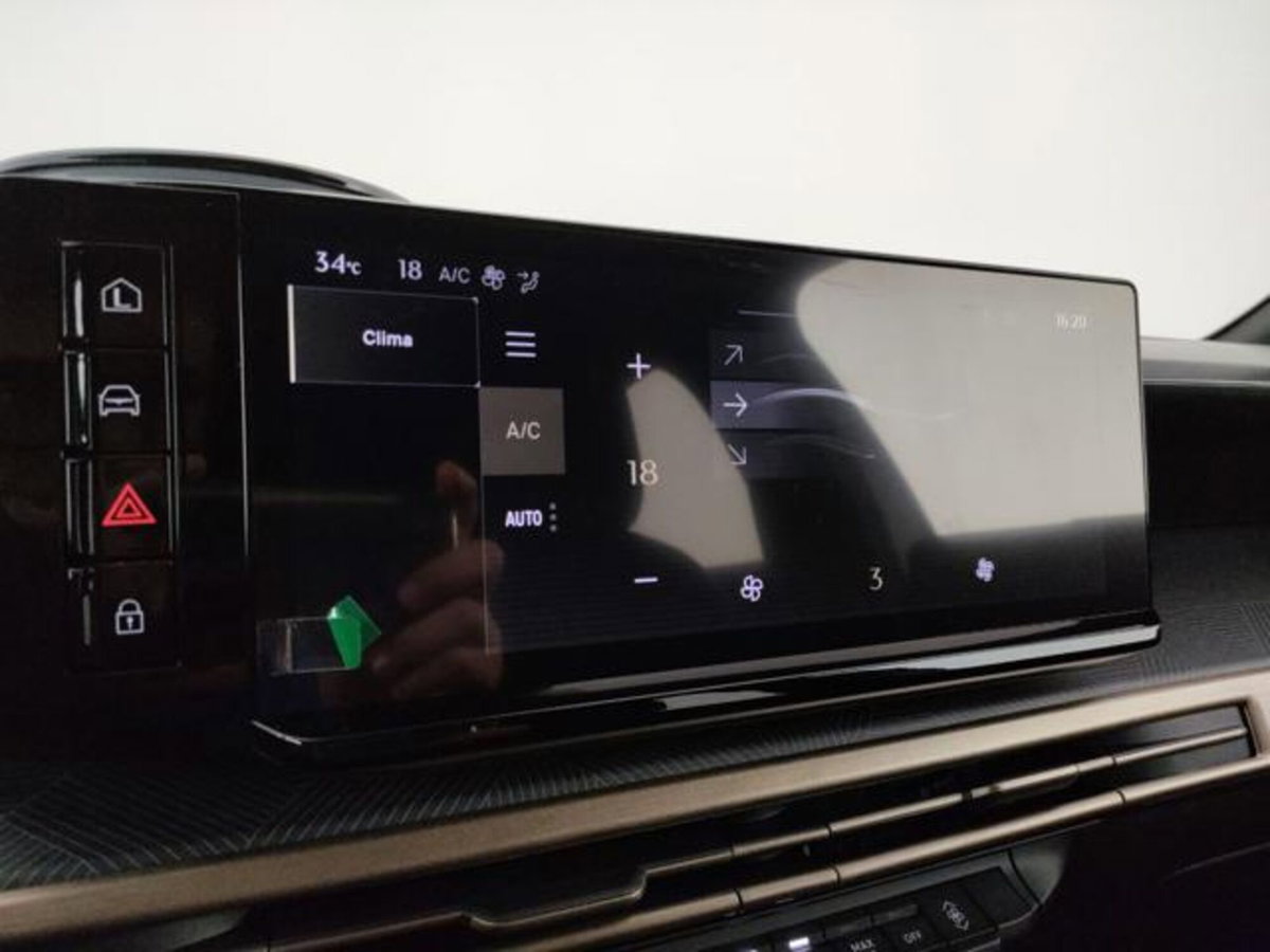 Lancia Ypsilon 1.2 mhev Edizione Limitata Cassina e-dct (12)