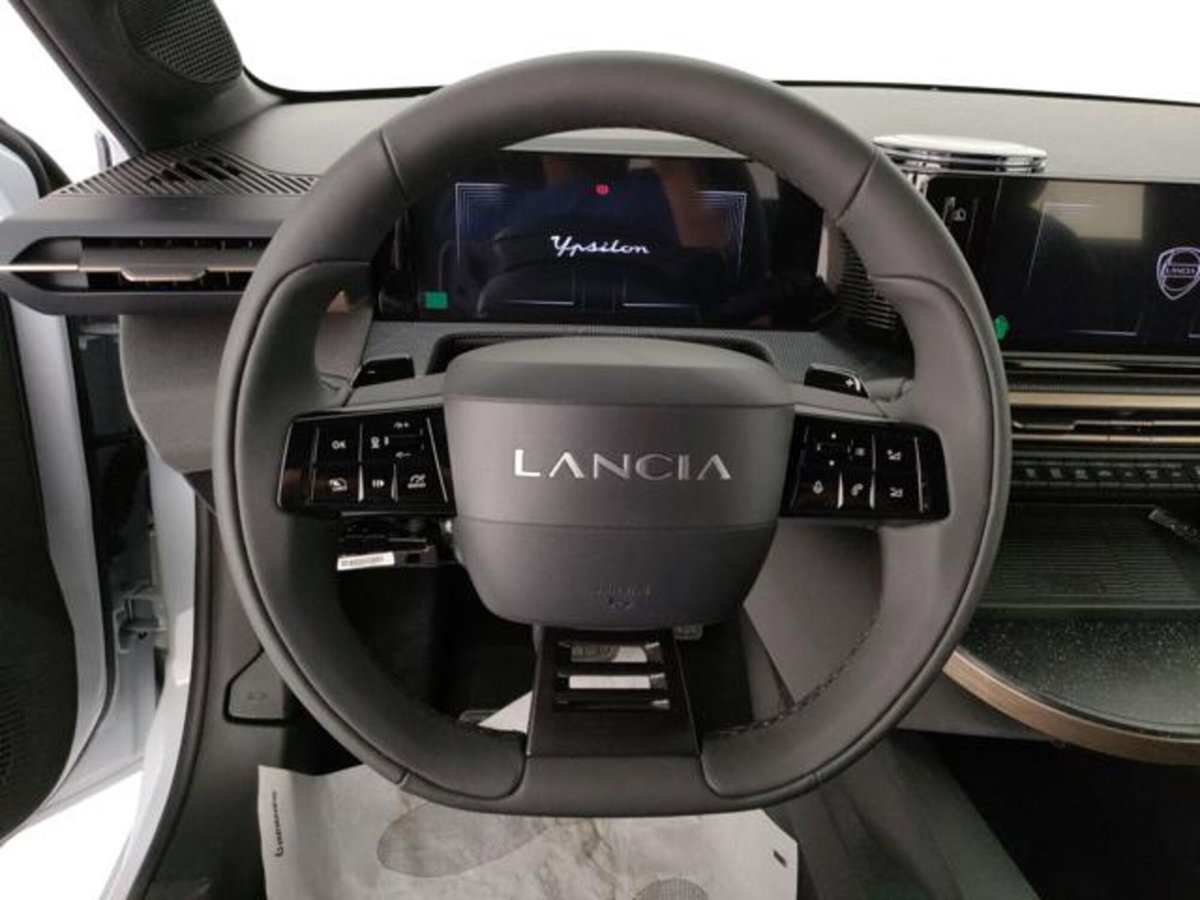 Lancia Ypsilon 1.2 mhev Edizione Limitata Cassina e-dct (8)