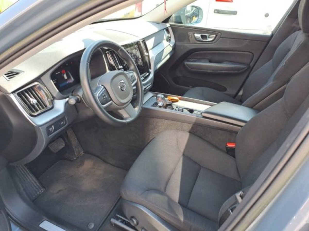 Volvo XC60 B4 (d) AWD Geartronic Momentum N1 (4)