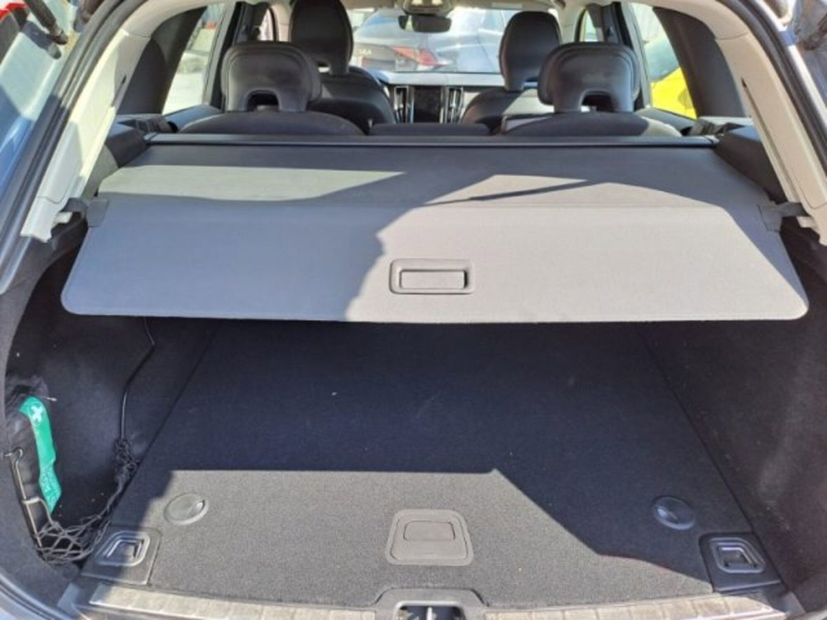 Volvo XC60 B4 (d) AWD Geartronic Momentum N1 (6)