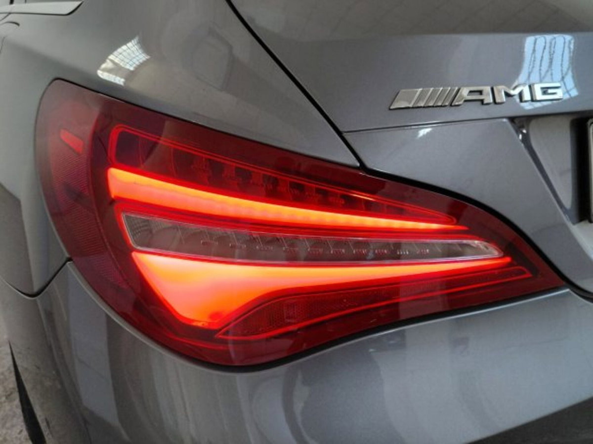 Mercedes-Benz CLA Shooting Brake 45 AMG 4Matic (14)