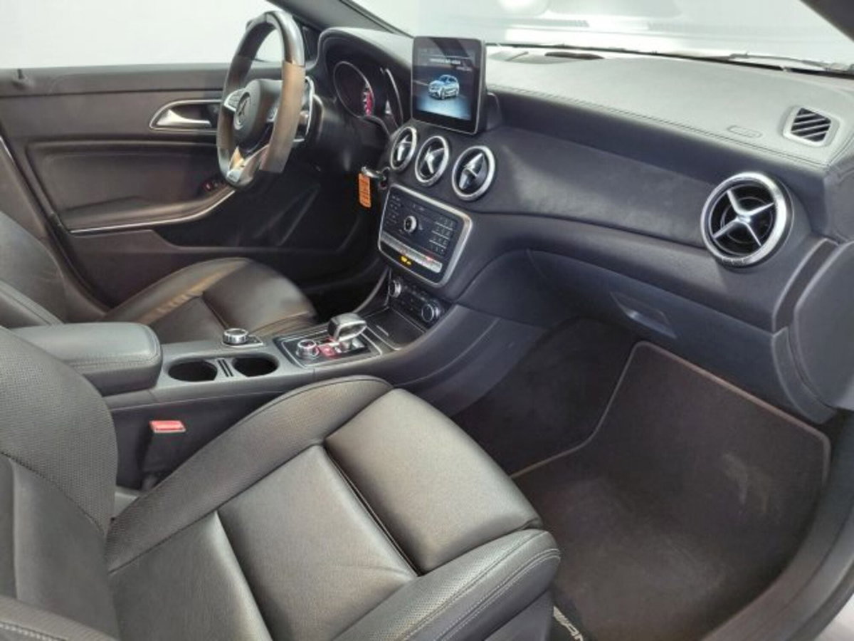 Mercedes-Benz CLA Shooting Brake 45 AMG 4Matic (15)