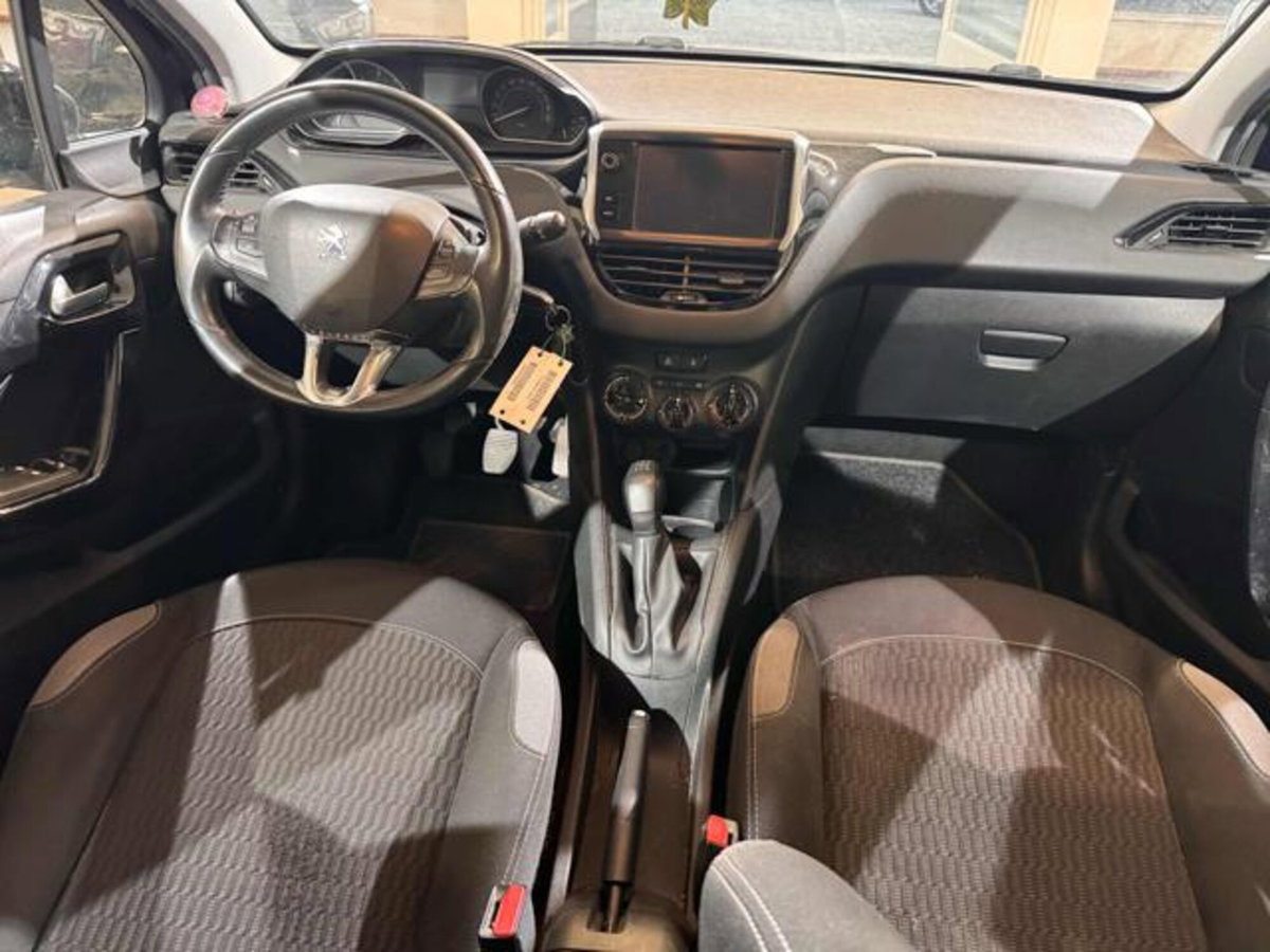 Peugeot 208 75 5 porte Active (11)